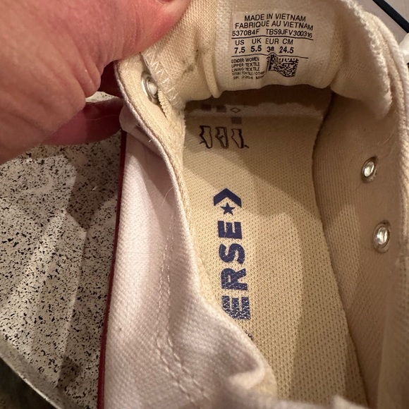 Converse - Picture 4 of 5